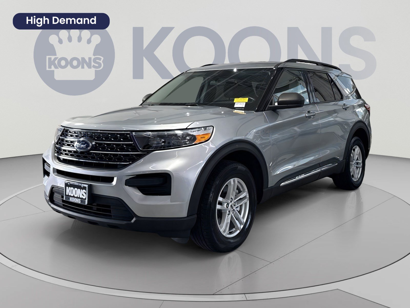 Used 2023 Ford Explorer XLT w/ Class IV Trailer Tow Package AWD/4WD image 1