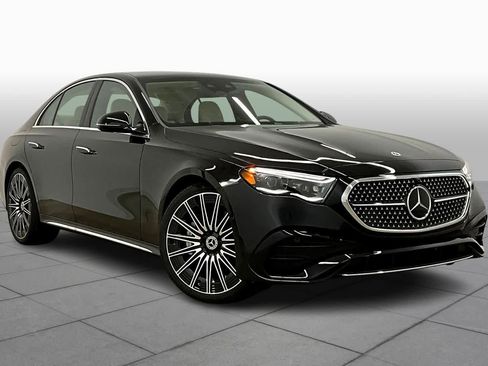 New 2026 Mercedes-Benz E 450 4MATIC Sedan image 2