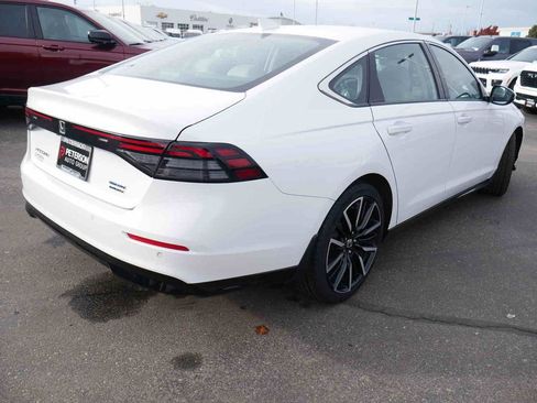 Used 2024 Honda Accord Touring image 19