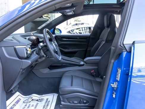 New 2026 Porsche Macan 4 Electric AWD/4WD image 28