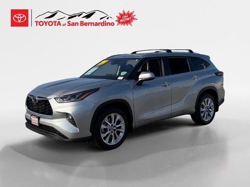 Used 2024 Toyota Highlander Limited image 1