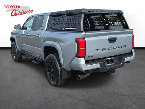 Used 2025 Toyota Tacoma SR5 AWD/4WD image 7