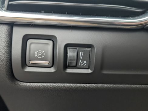 Used 2019 Cadillac XT4 Sport w/ Cold Weather Package FWD image 19