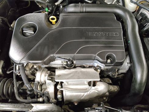 Used 2022 Chevrolet Malibu LT FWD image 30