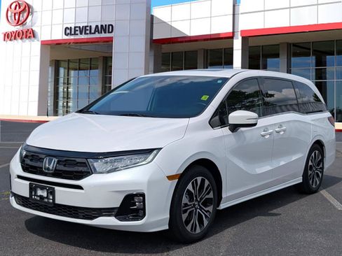 Used 2025 Honda Odyssey Elite image 4