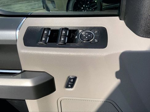 Certified 2018 Ford F150 XLT w/ Equipment Group 301A Mid RWD image 32