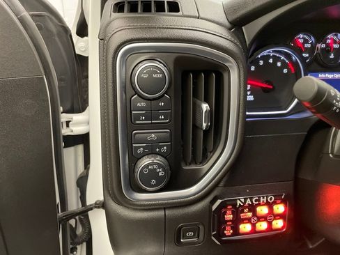 Used 2021 Chevrolet Silverado 1500 LT AWD/4WD image 20
