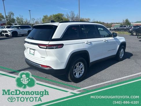 Used 2022 Jeep Grand Cherokee Laredo w/ Luxury Tech Group I AWD/4WD image 8