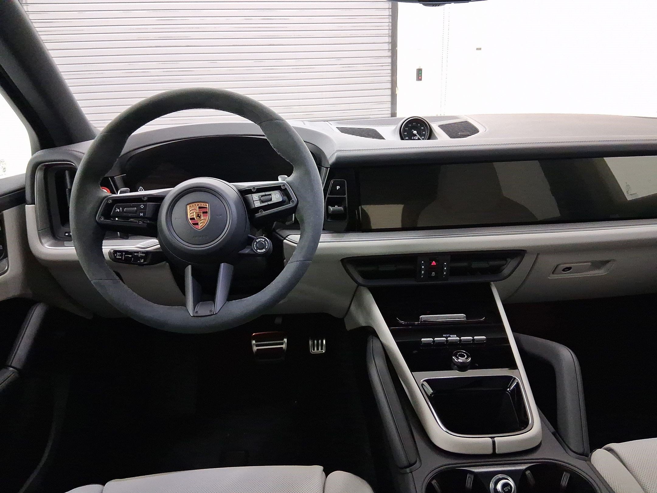 Used 2026 Porsche Cayenne S AWD/4WD image 13