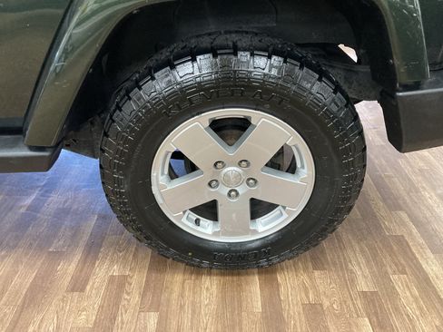 Used 2011 Jeep Wrangler Sahara w/ Connectivity Group AWD/4WD image 8