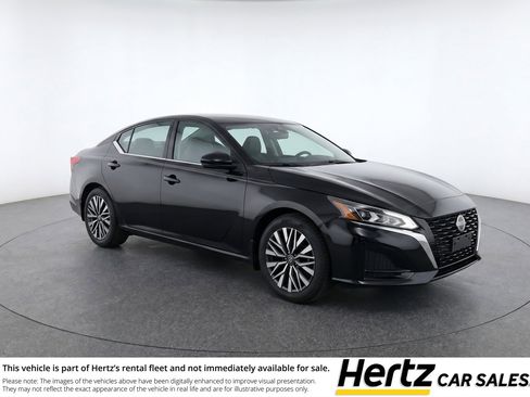 Used 2025 Nissan Altima 2.5 SV image 1