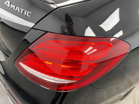 Used 2018 Mercedes-Benz E 300 4MATIC w/ Premium 2 Package image 13
