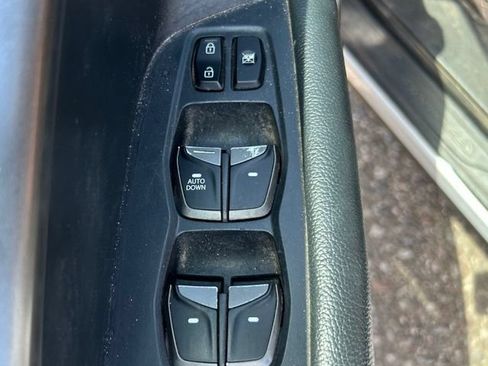 Used 2018 Hyundai Santa Fe Sport AWD/4WD image 17
