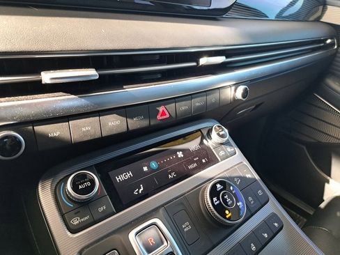 Used 2023 Hyundai Palisade Calligraphy image 12