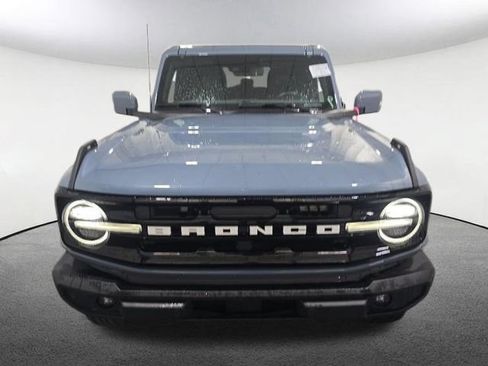 Used 2025 Ford Bronco Outer Banks AWD/4WD image 2