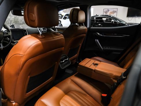 Used 2017 Maserati Ghibli RWD image 32
