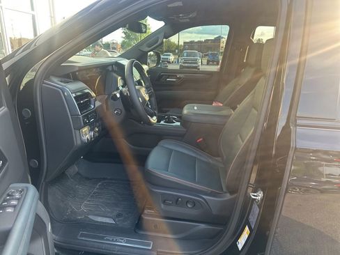Used 2026 GMC Yukon AT4 w/ AT4 Preferred Package AWD/4WD image 5