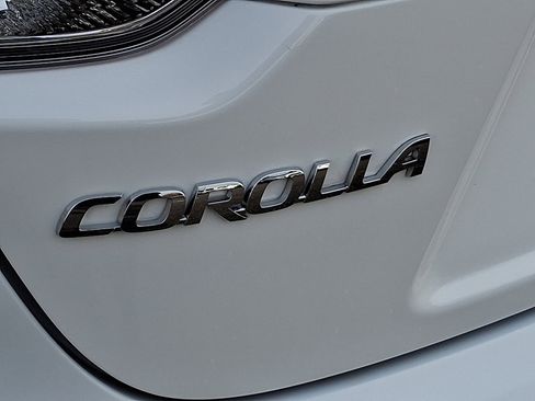 Certified 2025 Toyota Corolla LE image 29