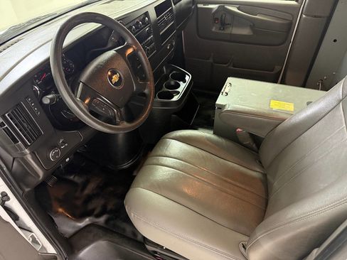 Used 2014 Chevrolet Express 3500 3500 3dr Extended Cargo Van image 93
