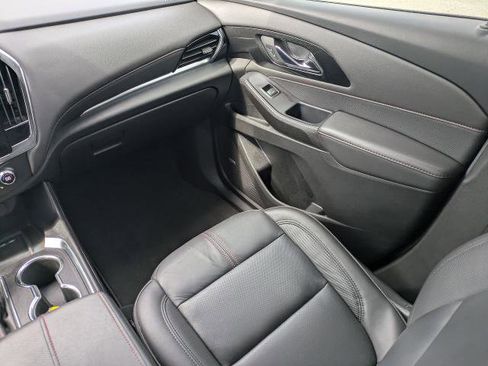 Used 2023 Chevrolet Traverse RS FWD image 22