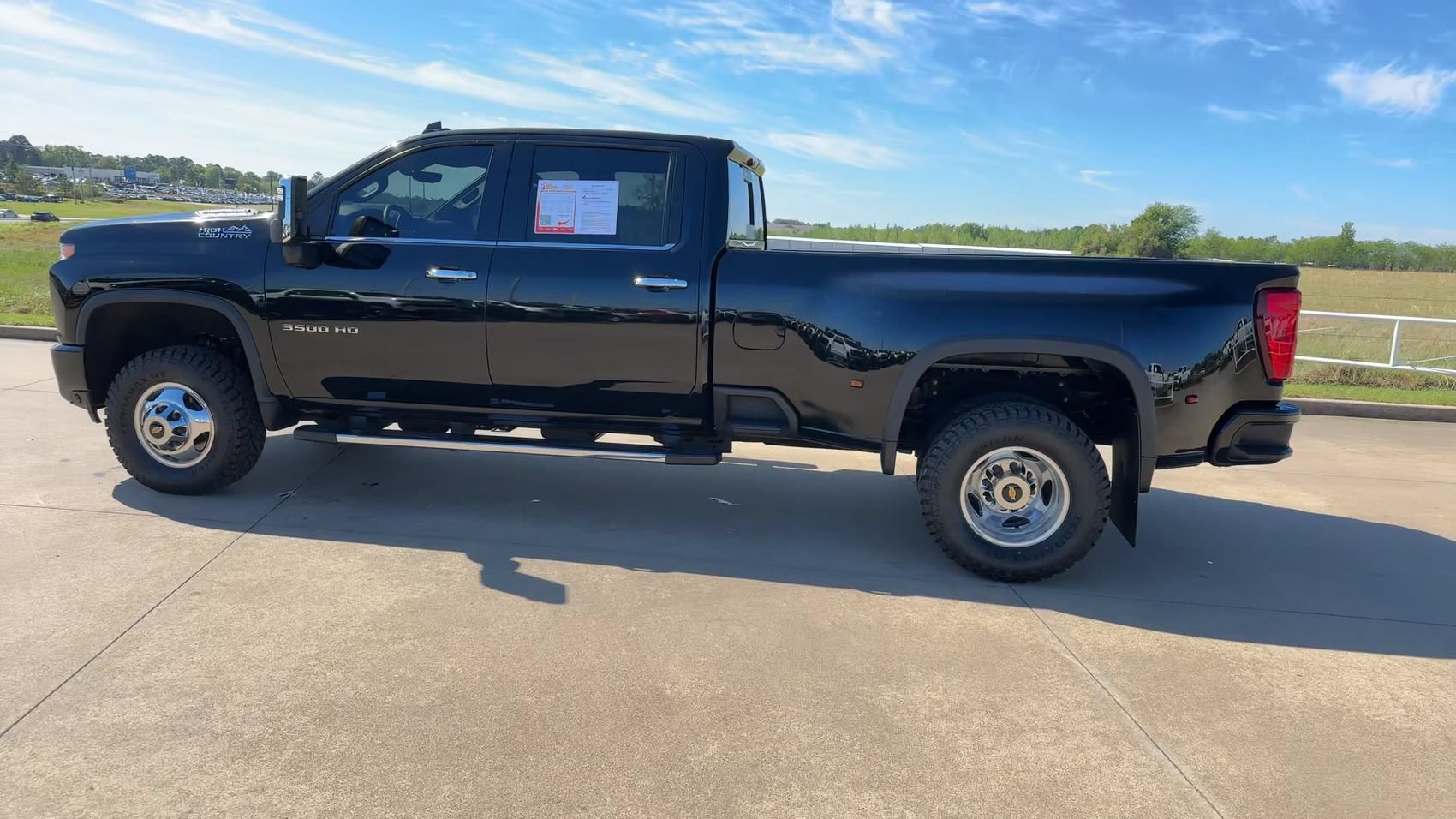 Used 2023 Chevrolet Silverado 3500 High Country w/ Snow Plow Prep/Camper Package AWD/4WD image 6