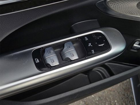 Used 2023 Mercedes-Benz C 300 Sedan image 13