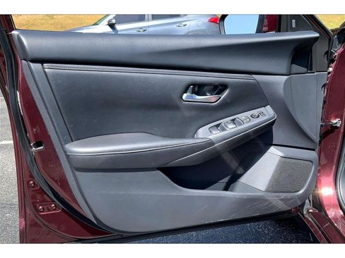 Used 2025 Nissan Sentra SV FWD image 19