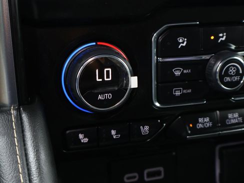 Used 2024 Chevrolet Tahoe Premier w/ Premium Package image 33