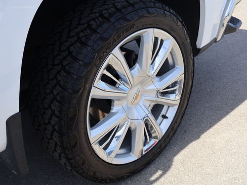 Used 2023 Chevrolet Silverado 1500 LT AWD/4WD image 44