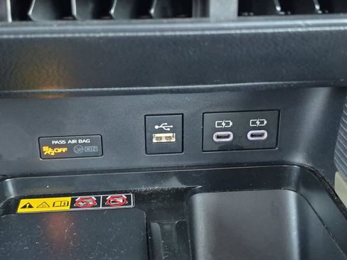 Used 2025 Toyota Camry SE FWD image 20