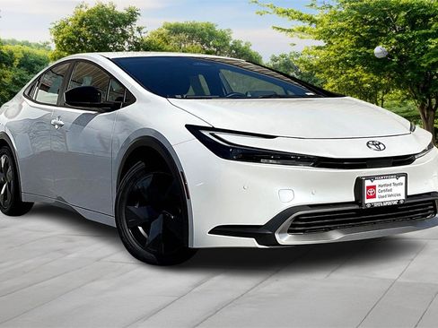 Certified 2024 Toyota Prius Prime SE image 1