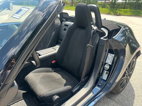 Used 2025 MAZDA MX-5 Miata Club w/ Weather Package RWD image 23