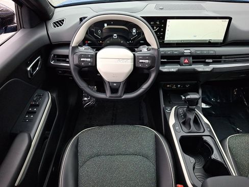 Used 2025 Kia K4 GT-Line w/ GT-Line Sunroof Package image 11