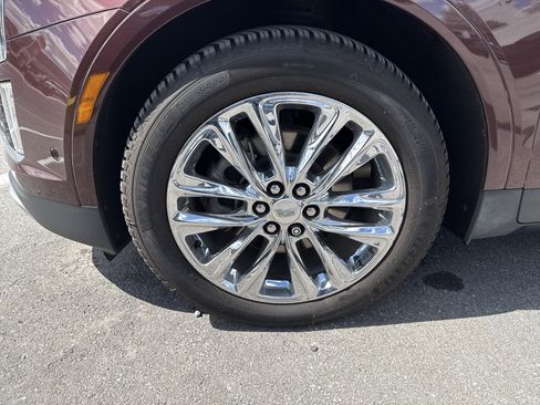 Used 2022 Cadillac XT5 Premium Luxury w/ Platinum Package AWD/4WD image 11