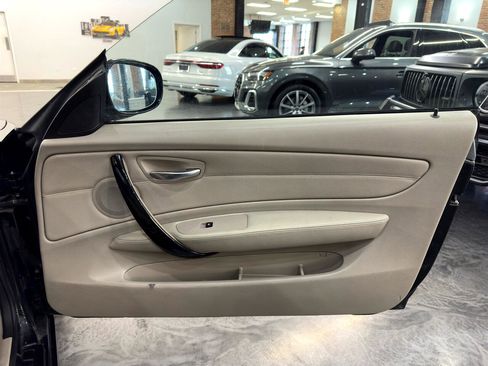 Used 2011 BMW 128i Convertible image 30