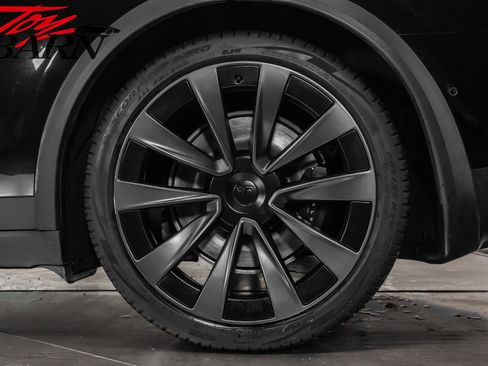 Used 2022 Tesla Model X Plaid image 18