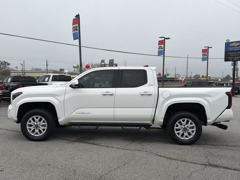 Used 2024 Toyota Tacoma SR5 image 19