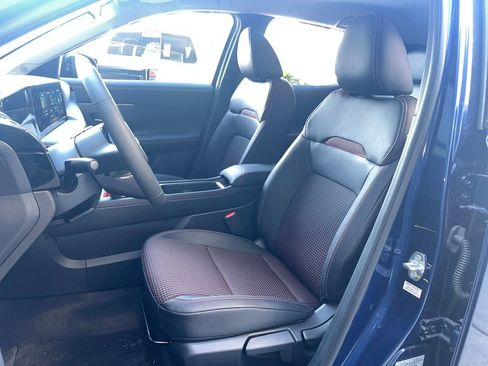 New 2026 Nissan Kicks SR w/ Cold Weather Package FWD image 10