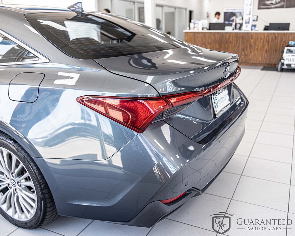 Used 2019 Toyota Avalon Limited w/ Advanced Safety Package FWD image 12