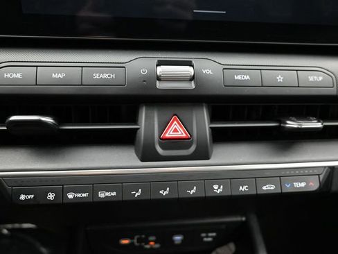 Used 2025 Kia K4 LXS image 24