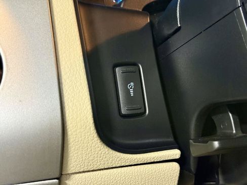 Used 2015 Ford Expedition XLT RWD image 22