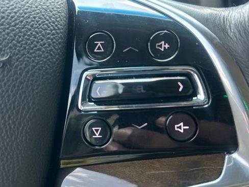 Used 2020 Cadillac Escalade Luxury AWD/4WD image 16