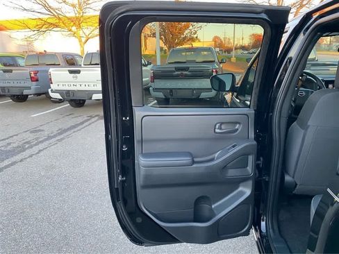 New 2026 Nissan Frontier SV image 21