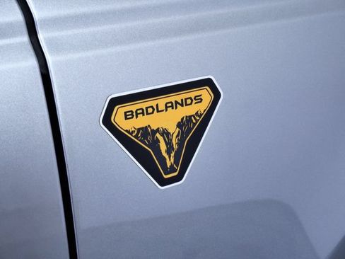 Used 2023 Ford Bronco Badlands AWD/4WD image 7