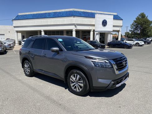 Used 2025 Nissan Pathfinder SL w/ Cargo Package AWD/4WD image 44