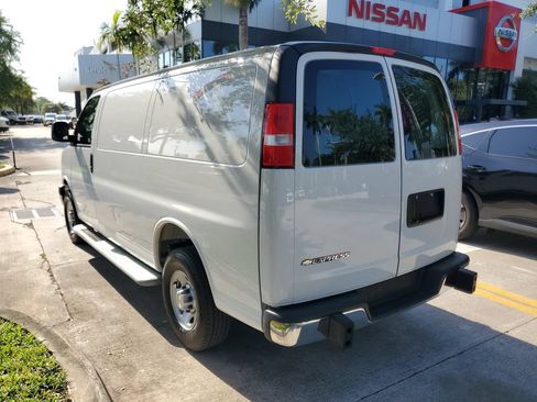 Used 2025 Chevrolet Express 2500 w/ Driver Convenience Package RWD image 4