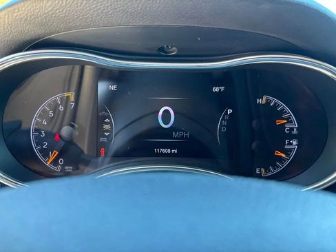 Used 2018 Jeep Grand Cherokee Limited image 12