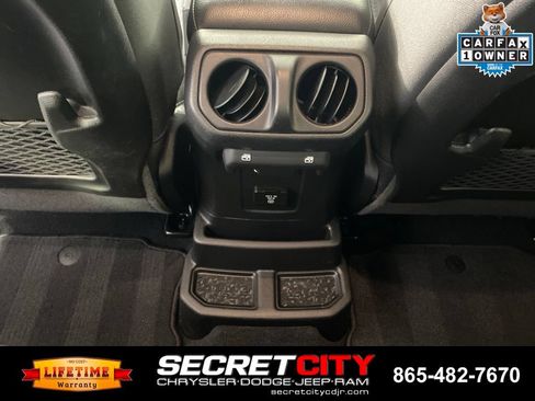 Used 2024 Jeep Wrangler Unlimited Rubicon 4xe w/ Technology Group AWD/4WD image 27