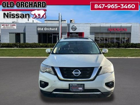 Used 2020 Nissan Pathfinder Platinum AWD/4WD image 2