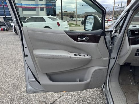 Used 2015 Nissan Quest SV image 20